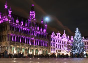 Brussels grand place winter christmas
