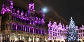 Brussels grand place winter christmas
