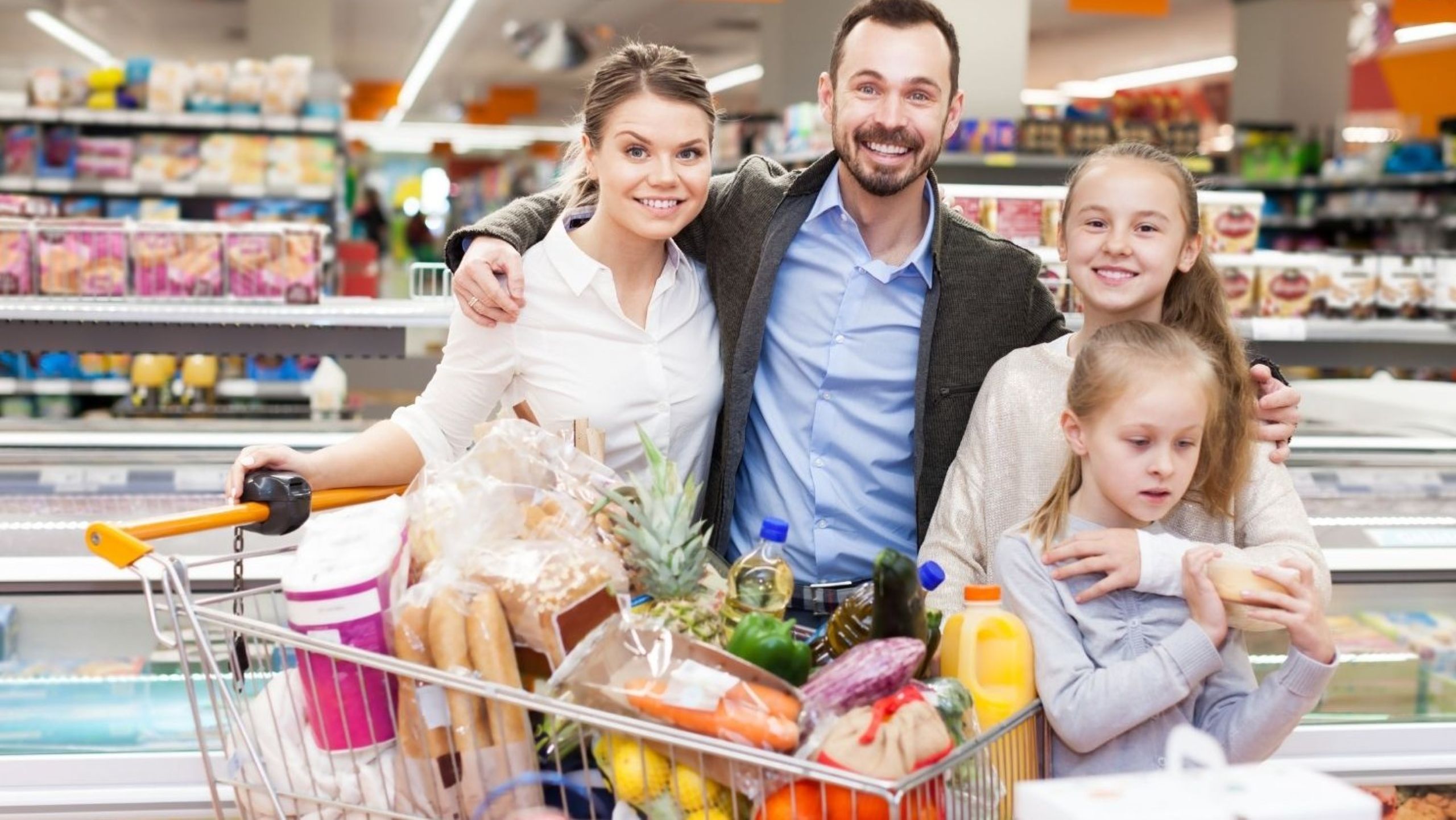 Impatto dell'inflazione domestica su una famiglia europea che fa la spesa settimanale